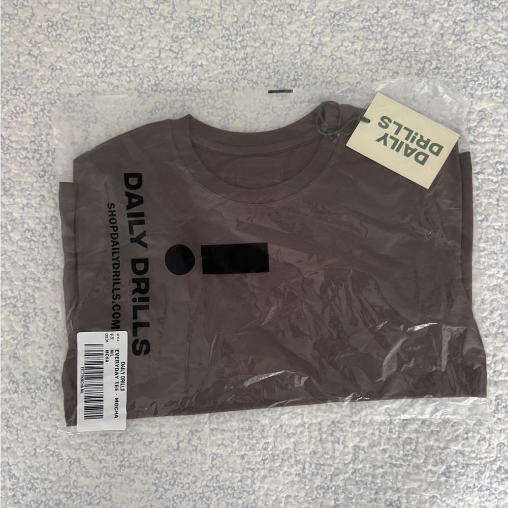 SOLD Daily Drills Mocha Everday Tee — M/L - Picture 2 of 4